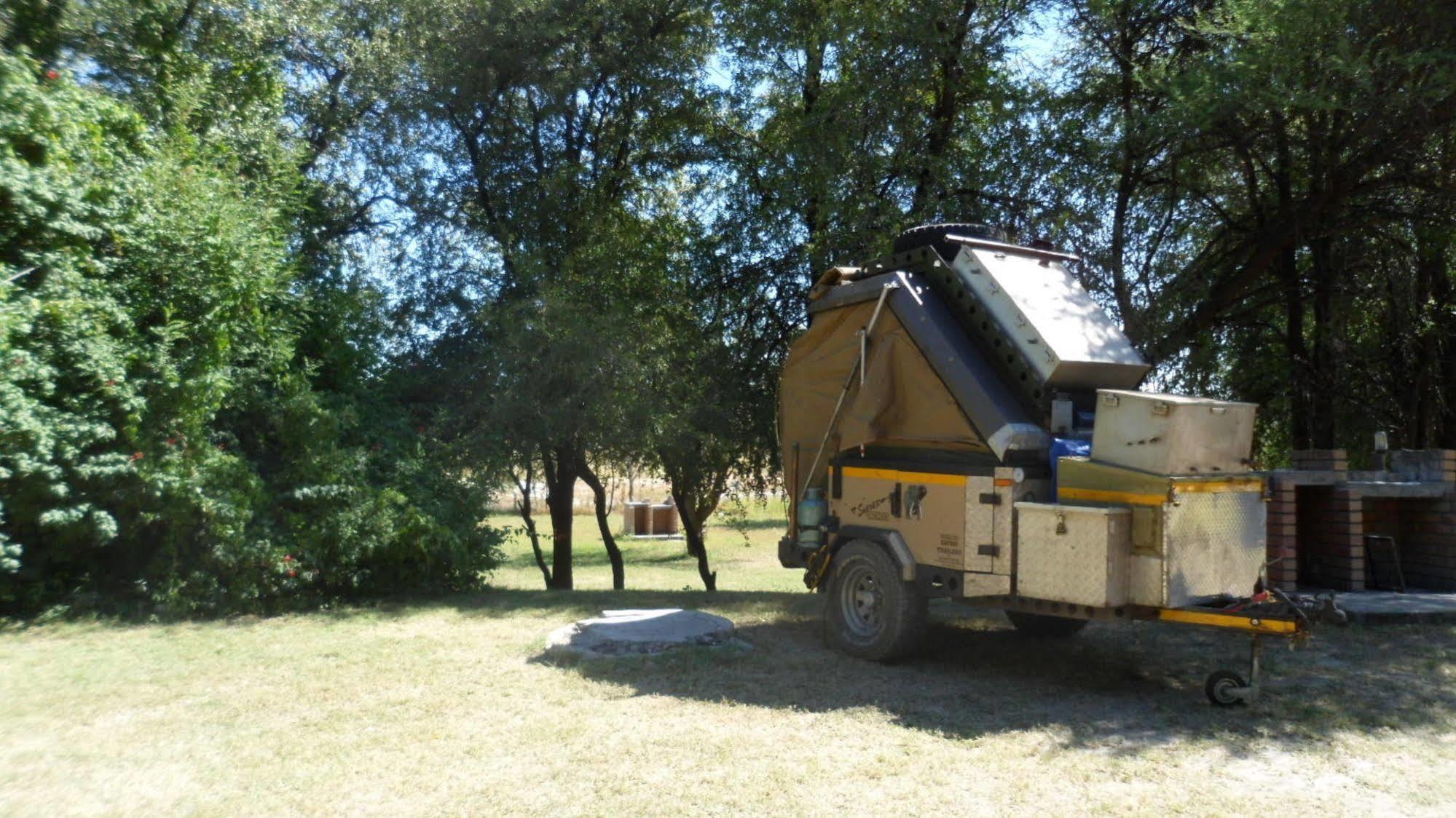 Okavango River Lodge Maun Exteriör bild