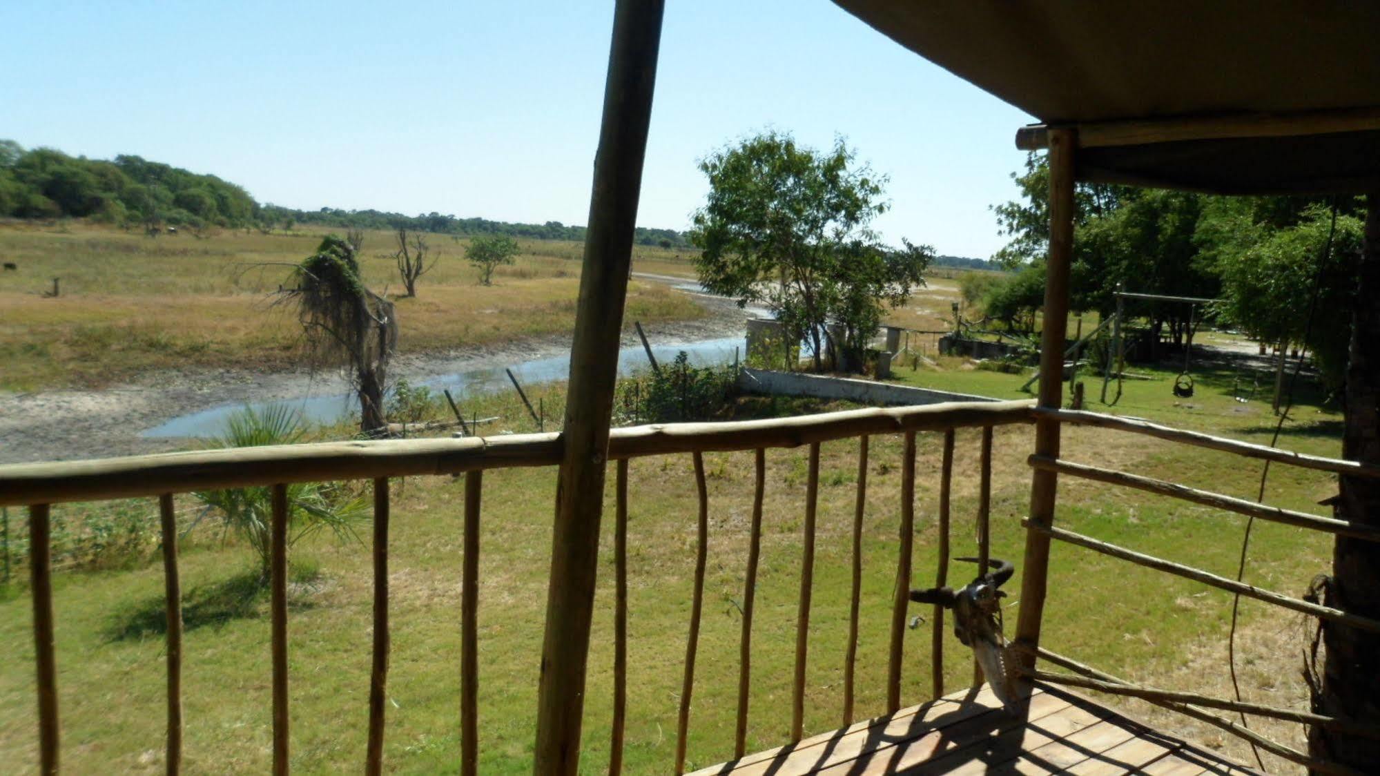 Okavango River Lodge Maun Exteriör bild