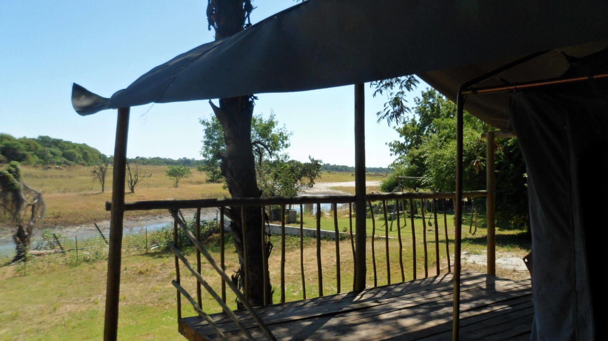 Okavango River Lodge Maun Exteriör bild