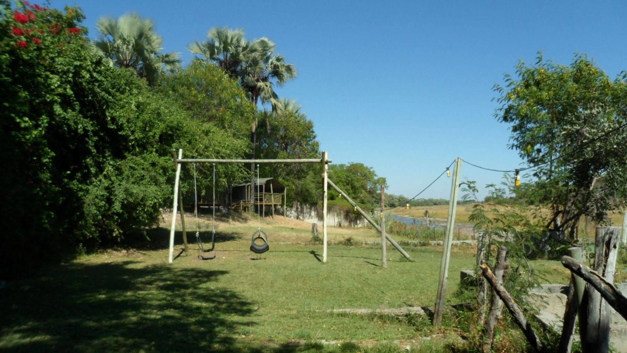 Okavango River Lodge Maun Exteriör bild